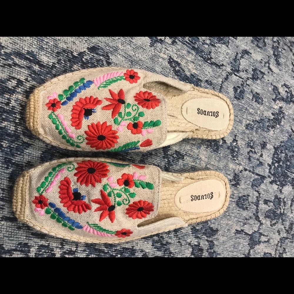 Soludos slip on shoes